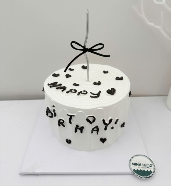 Bánh Kem tặng nữ kết hợp màu đen theo yêu cầu 