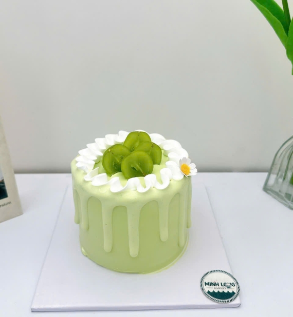 Bánh Kem trái cây mừng 17 tuổi tone xanh 