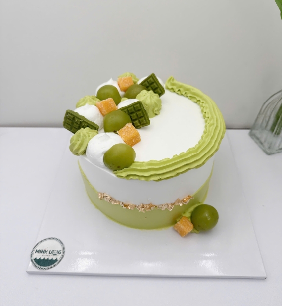 Bánh Kem trái cây mừng 21 tuổi tone xanh 