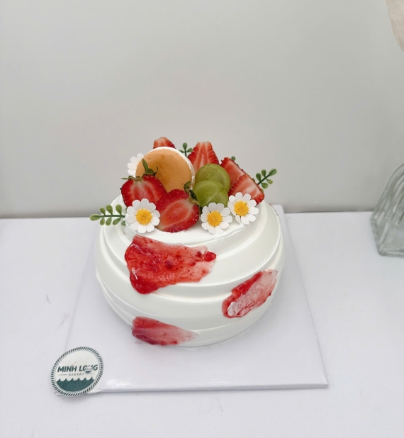 Bánh Kem trái cây dành tặng nữ lên 12 tuổi 
