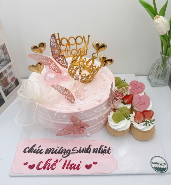 Bánh Kem trái cây dành tặng nữ lên 18 tuổi 