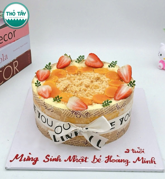 Bánh bông lan trứn muối phủ đầy trái cây