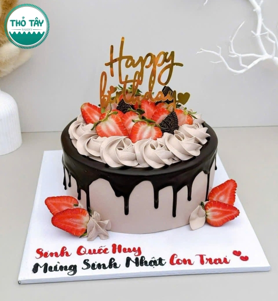 Bánh Kem trái cây phủ đầy socola