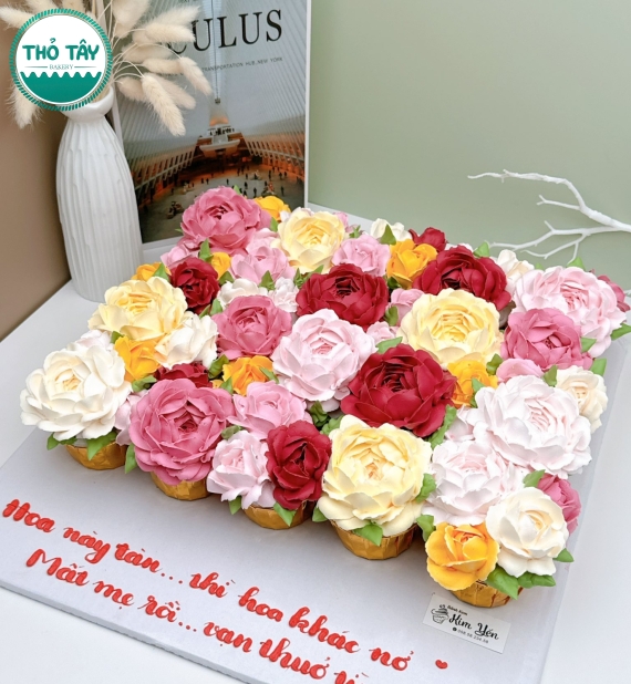 Bánh Kem mừng ngày 8/3 tặng mẹ su dai trang trí hoa