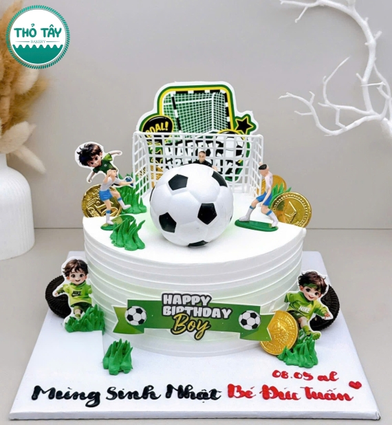 Bánh  kem cho bé trai thích bóng đá