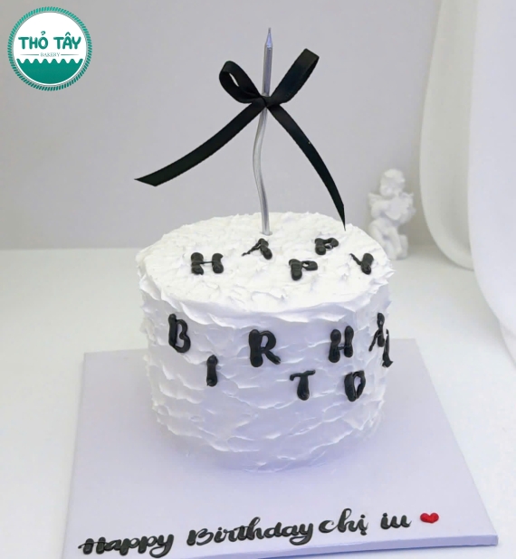 Bánh kem tone trắng chữ happy birthday