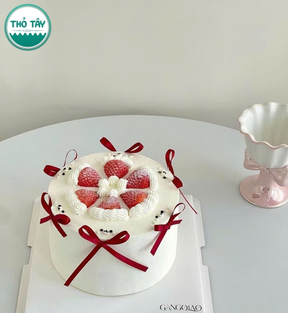 Bánh kem style Hàn Quốc đơn giản tone đỏ-bánh kem thỏ tây 