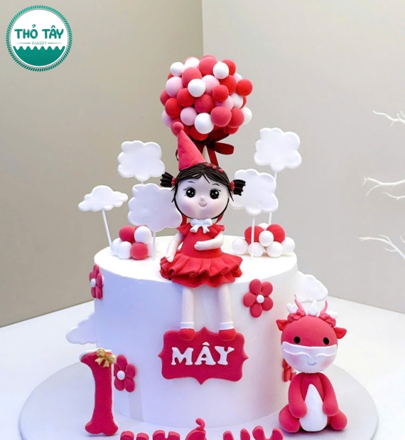 Mẫu bánh kem thôi nôi bé gái 1 tuổi tone đỏ