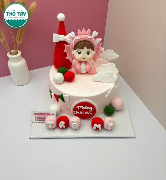 Bánh Kem thôi nôi dành cho bé gái tone hồng đỏ tuổi rắn