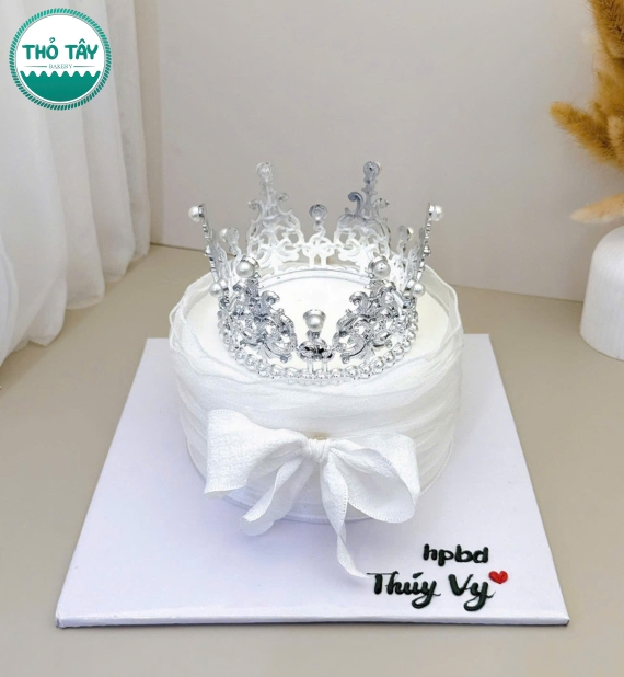 Bánh chúc mừng vương niệm tone trắng