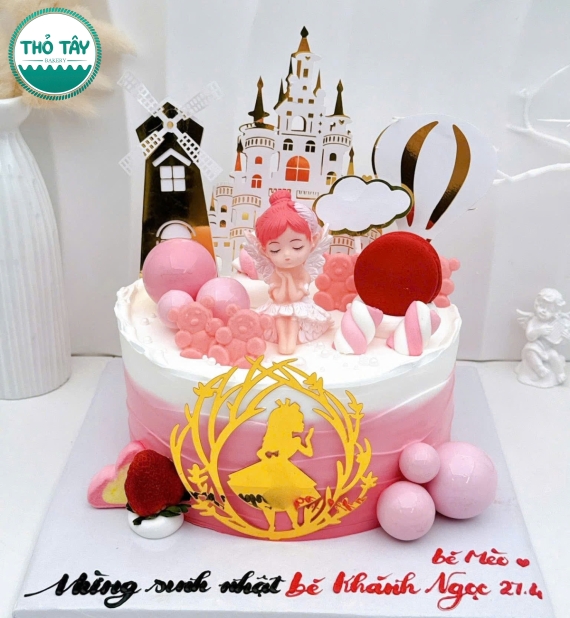 Bánh kem dành cho bé gái yêu thích công chúa lâu đài