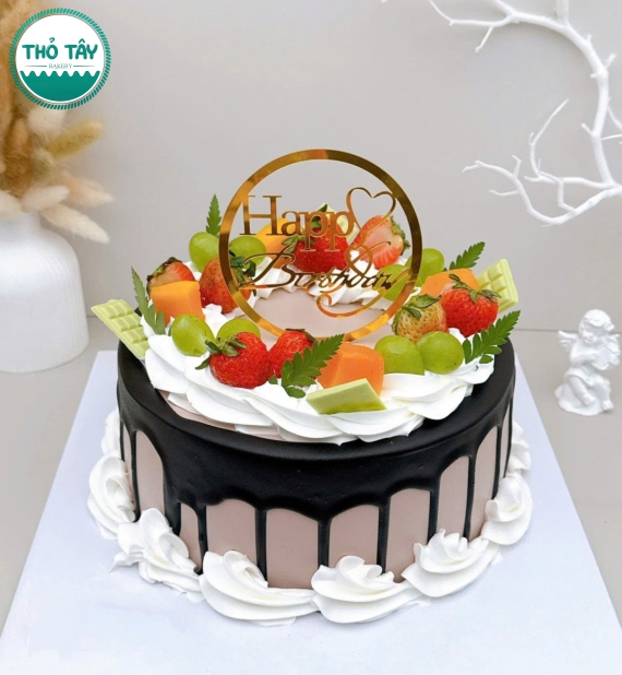 Bánh Kem trái cây phủ đầy socola-mẫu bánh đẹp tại cần thơ