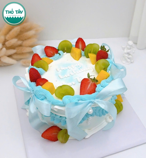 Bánh Kem trái cây tone xanh trang trí đơn giản