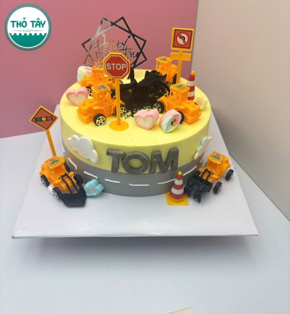 Bánh kem dành cho bé trai yêu thích công trình