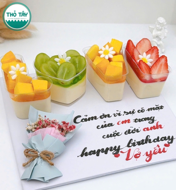 Bánh panna cotta trang trí mẫu trái tim