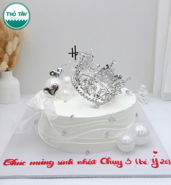 Bánh Kem tone trắng đơn giản dành cho nữ