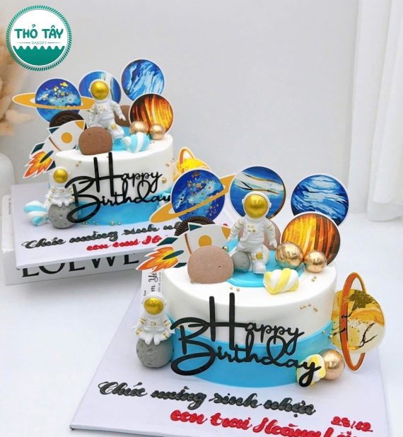 Bánh kem dành cho bé yêu thích người phi hành gia