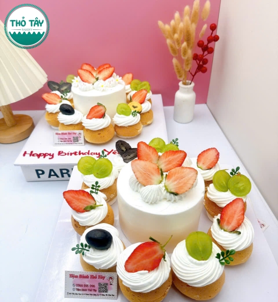 Bánh mừng sinh nhật kèm sét bánh su kem