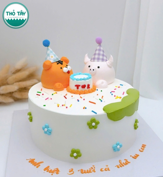 Bánh kem tạo hình chúc mừng cặp đôi yêu nhau