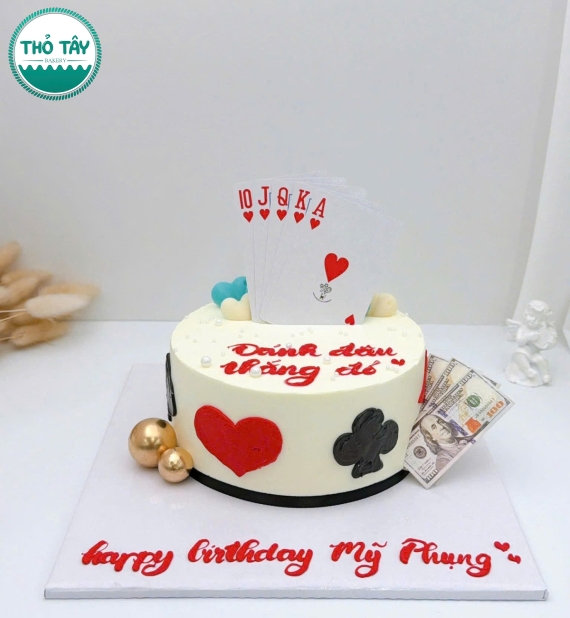 Bánh kem hàn quốc tone tạo hình lá bài theo yêu cầu