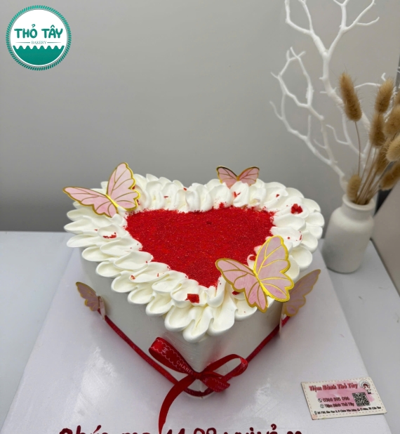 Bánh Kem dành cho nữ trái tim tone đỏ hot 2026