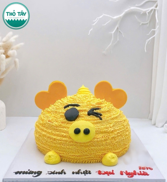 Bánh kem tạo hình chú heo vàng dễ thương