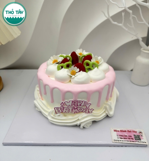 Mẫu bánh trái cây mix dâu tây 