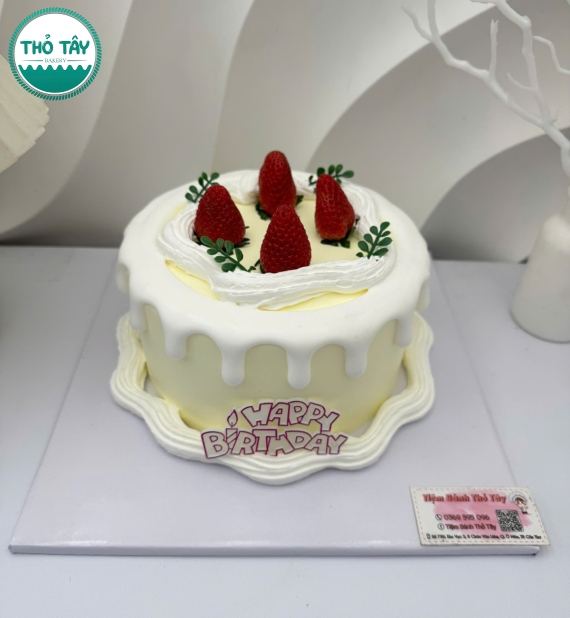 Mẫu bánh trái cây mix với dâu tây