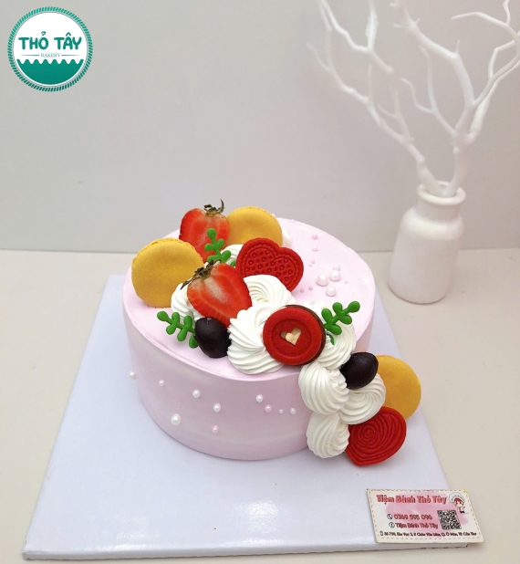 Bánh Kem trái cây mix trái cây tone hồng hot 