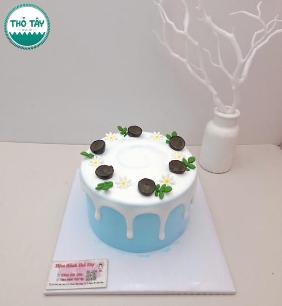 Bánh Kem trái cây tone màu xanh dương 