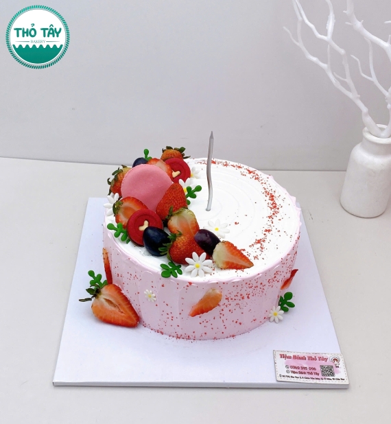 Bánh Kem trái cây tone hồng tặng sếp nữ 