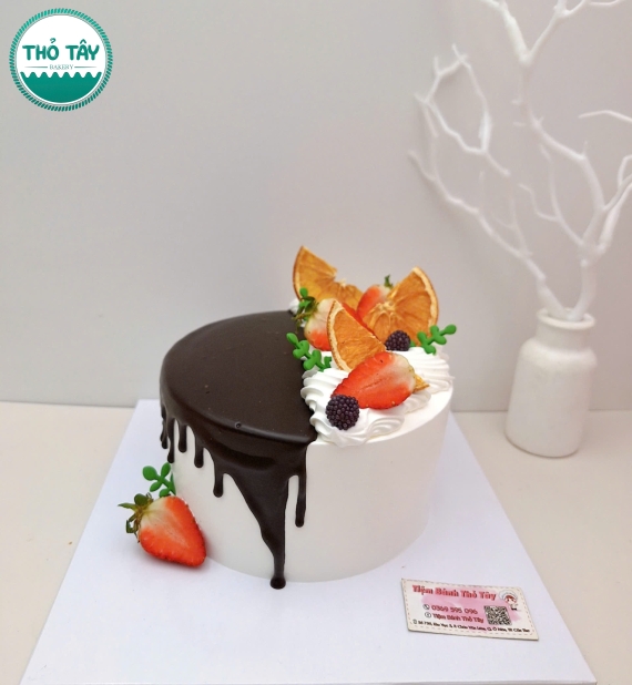 Bánh Kem trái cây socola mix trái cây 