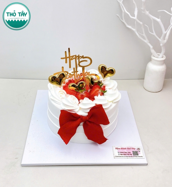 Bánh Kem tone trắng mix đỏ siêu hot 