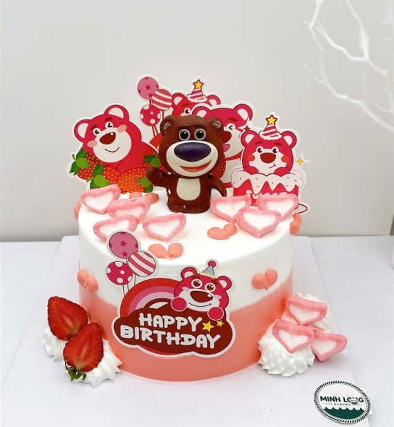 Bánh kem dành cho bé gái yêu thích gấu dâu năm nay 