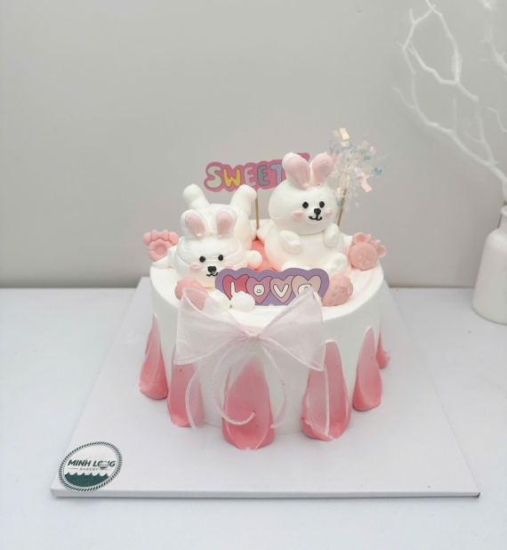 Bánh Kem Hàn Quốc tone hồng tặng nữ 19 tuổi 