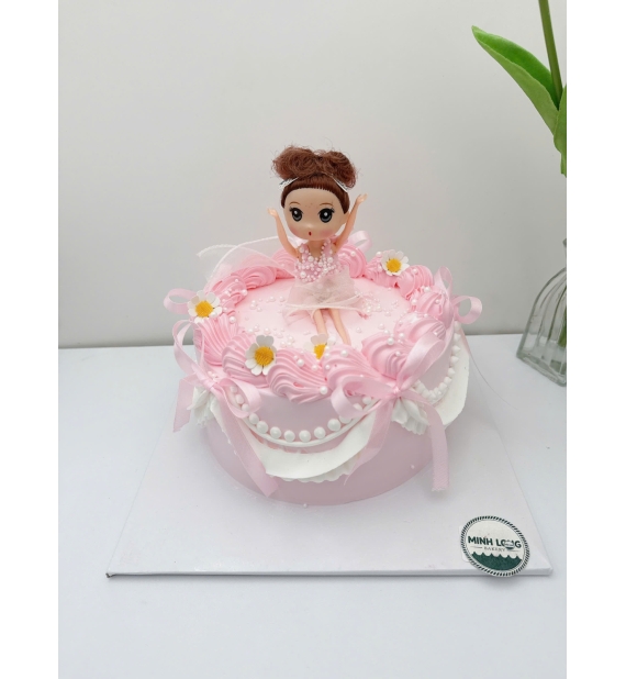 Bánh kem dành cho bé gái lên 6 tuổi tone hồng 