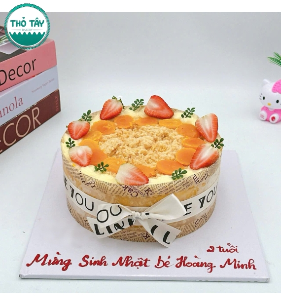 Bánh bông lan trứn muối phủ đầy trái cây