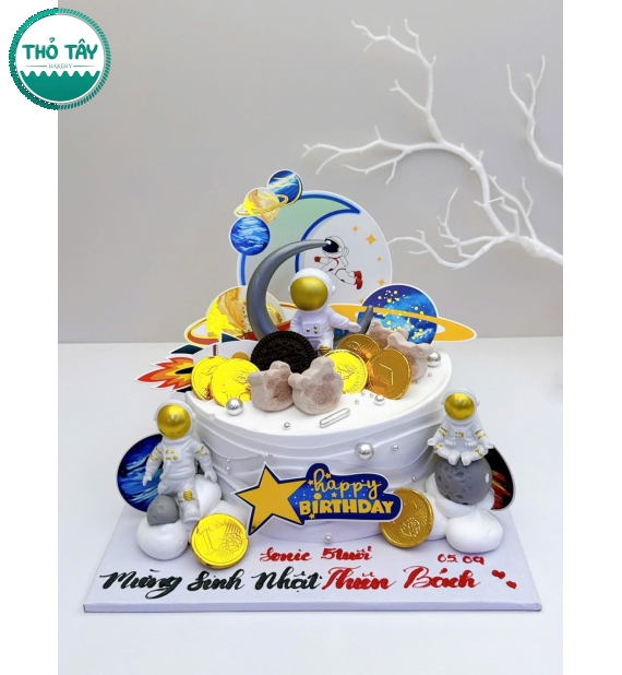 Bánh kem dành cho bé trai thích người phi hành gia