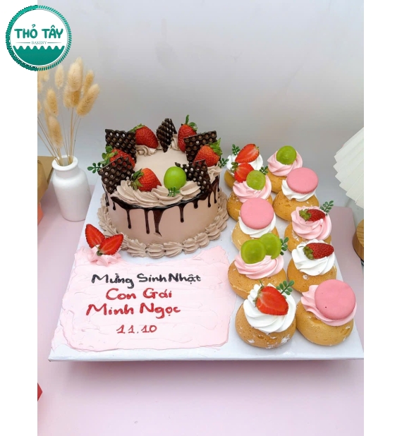 Bánh kem kèm bánh su dai