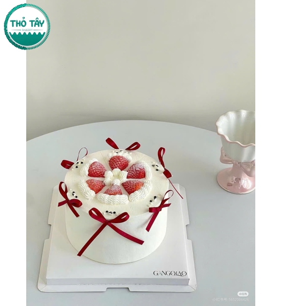 Bánh kem style Hàn Quốc đơn giản tone đỏ-bánh kem thỏ tây 