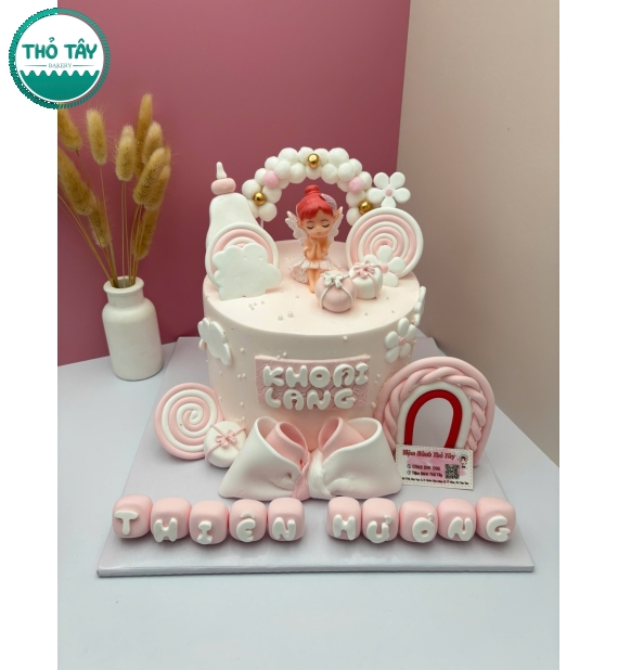 Bánh Kem thôi nôi dành cho bé gái tone hồng -bánh kem Thỏ Tây