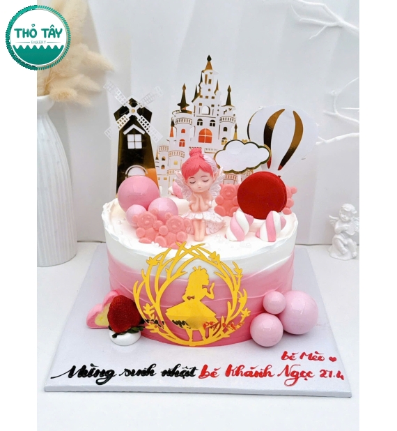 Bánh kem dành cho bé gái yêu thích công chúa lâu đài