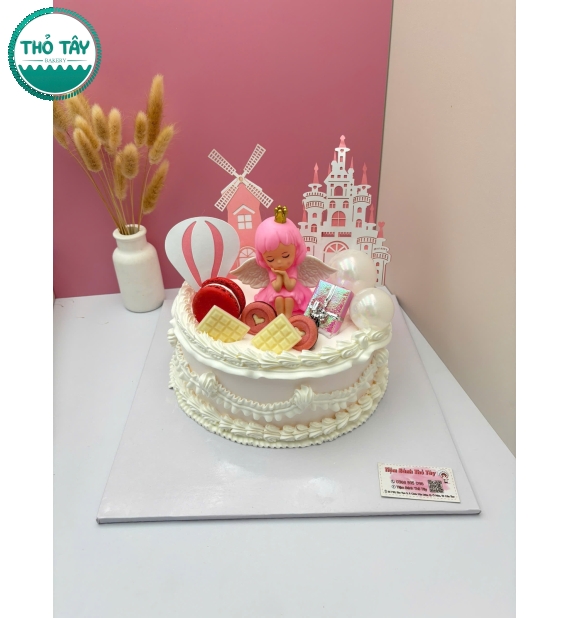 Bánh kem dành cho bé gái yêu thích công chúa lâu đài