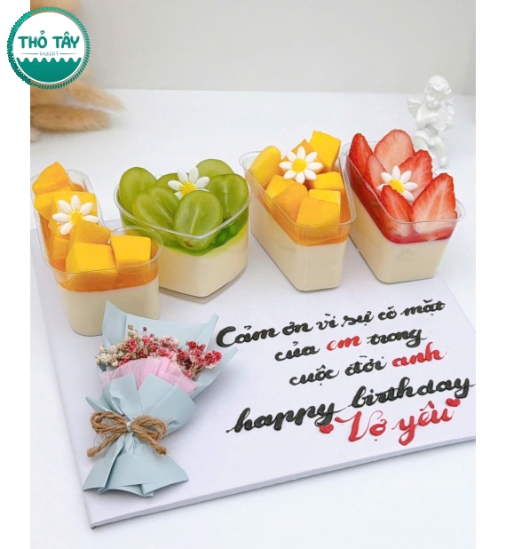 Bánh panna cotta trang trí mẫu trái tim