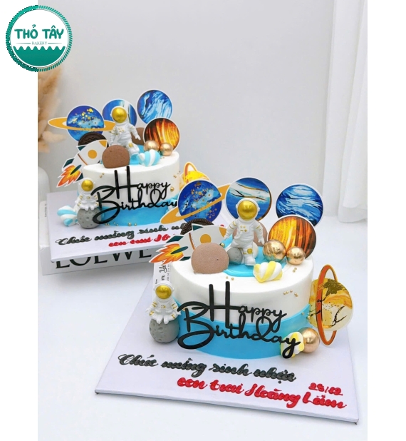 Bánh kem dành cho bé yêu thích người phi hành gia