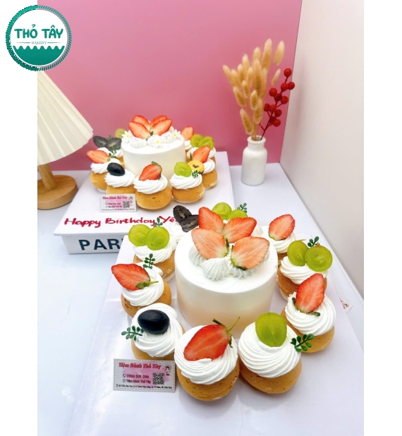 Bánh mừng sinh nhật kèm sét bánh su kem