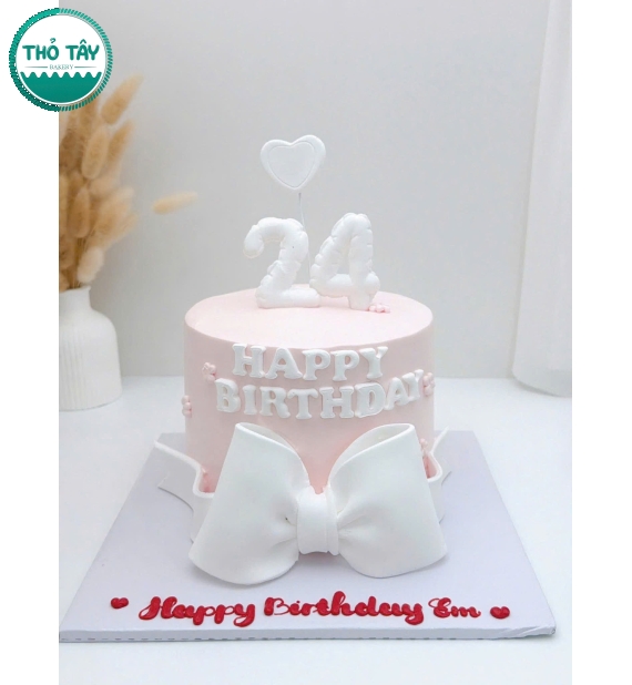 Bánh Kem tone hồng dành cho nữ 24 tuổi