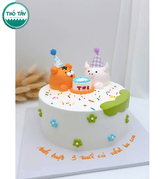 Bánh kem tạo hình chúc mừng cặp đôi yêu nhau