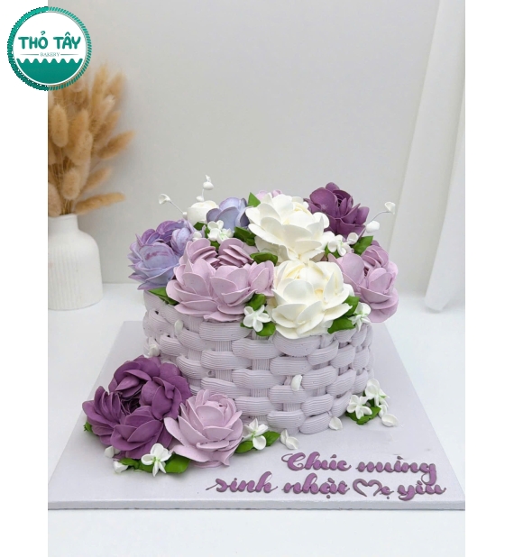 Bánh Kem giỏ hoa tone tím dành tặng nữ