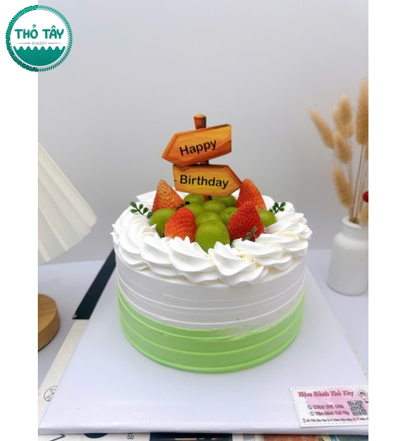 Bánh kem trang trí trái cây chúc mừng sinh nhật